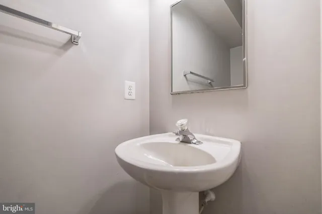 $3,400 | 3883 Zelkova Court, Fairfax, VA 22033