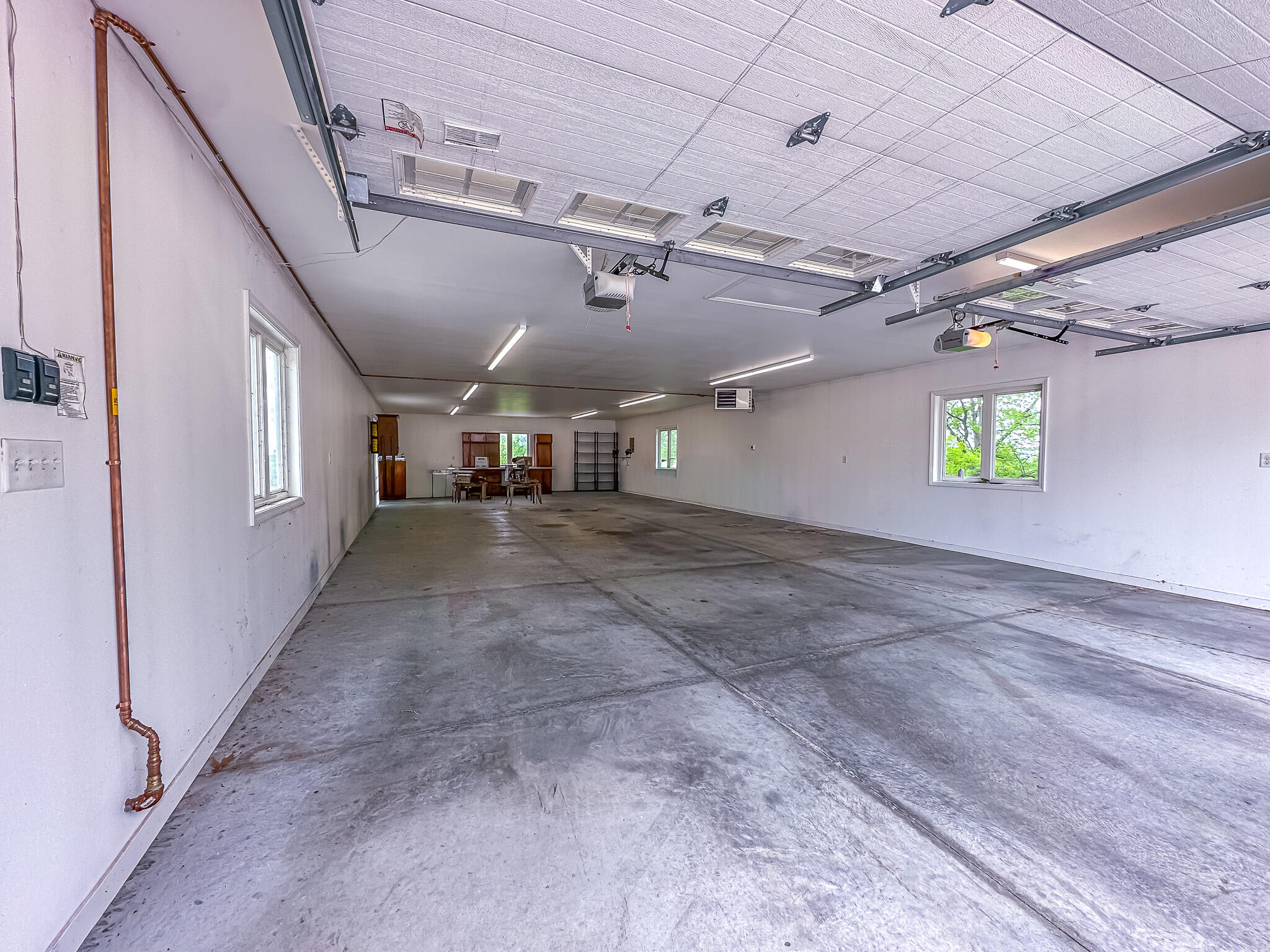11604 North Granville Road Mequon, WI 53097 - Photo 3 of 49 Heated!
