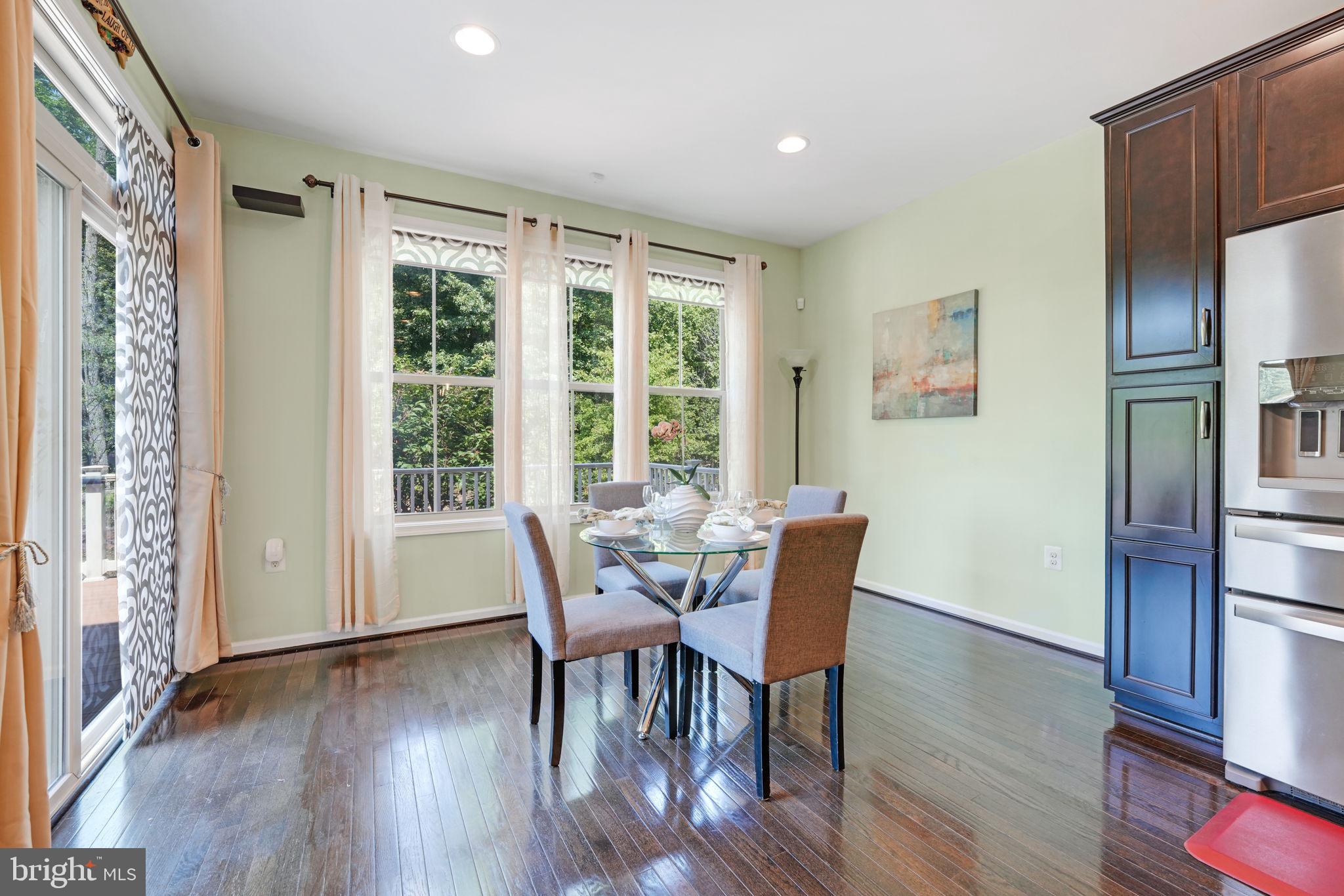 23339 Tradewind Drive Brambleton, VA 20148 - Photo 14 of 54 Eat-in kitchen