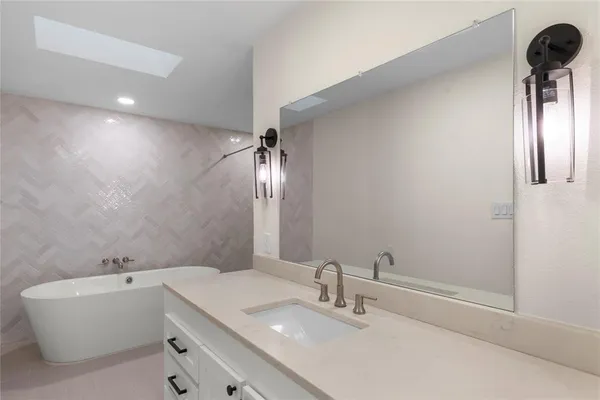 $440,000 | 109 Arrow Way, Gun Barrel City, TX 75156