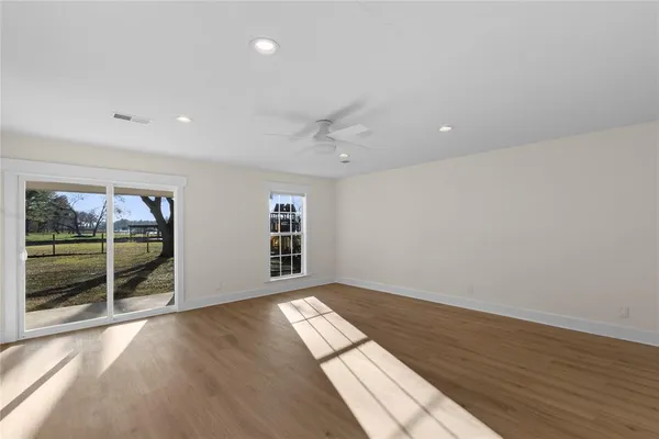 $440,000 | 109 Arrow Way, Gun Barrel City, TX 75156