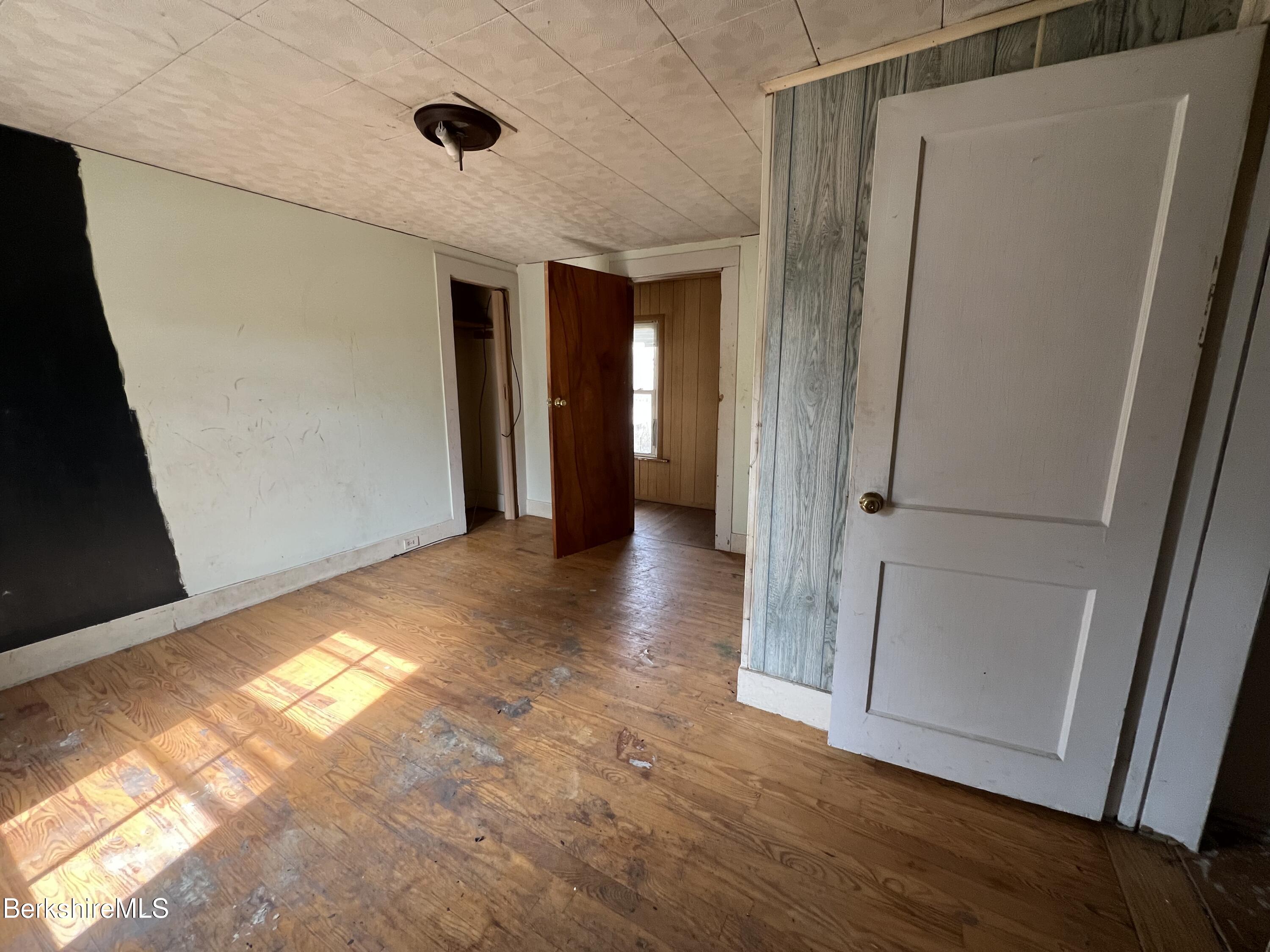 16 King Street Pittsfield, MA 01201 - Photo 15 of 19 IMG_0344