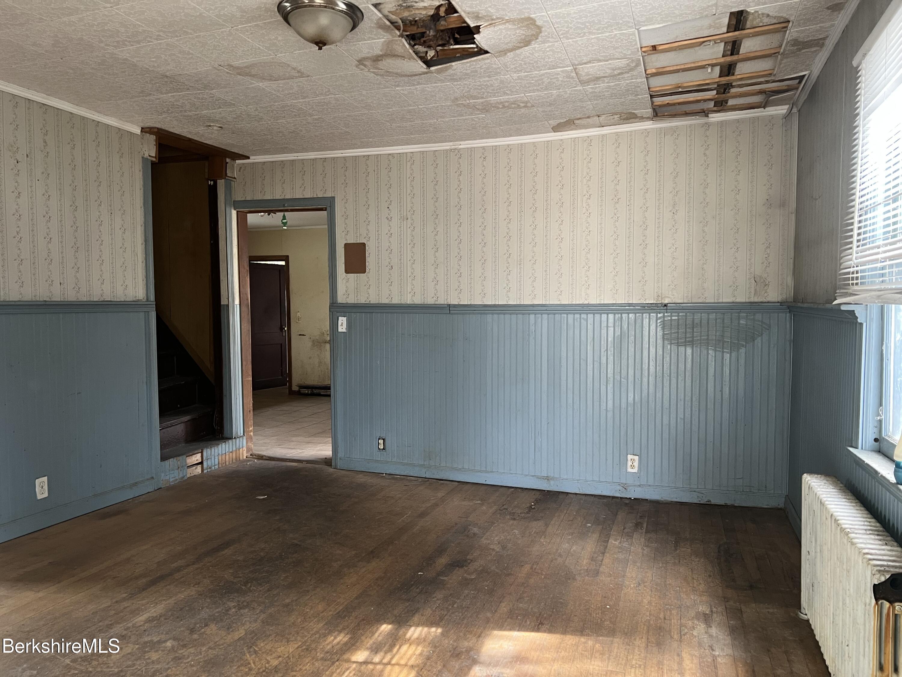 16 King Street Pittsfield, MA 01201 - Photo 4 of 19 IMG_0329