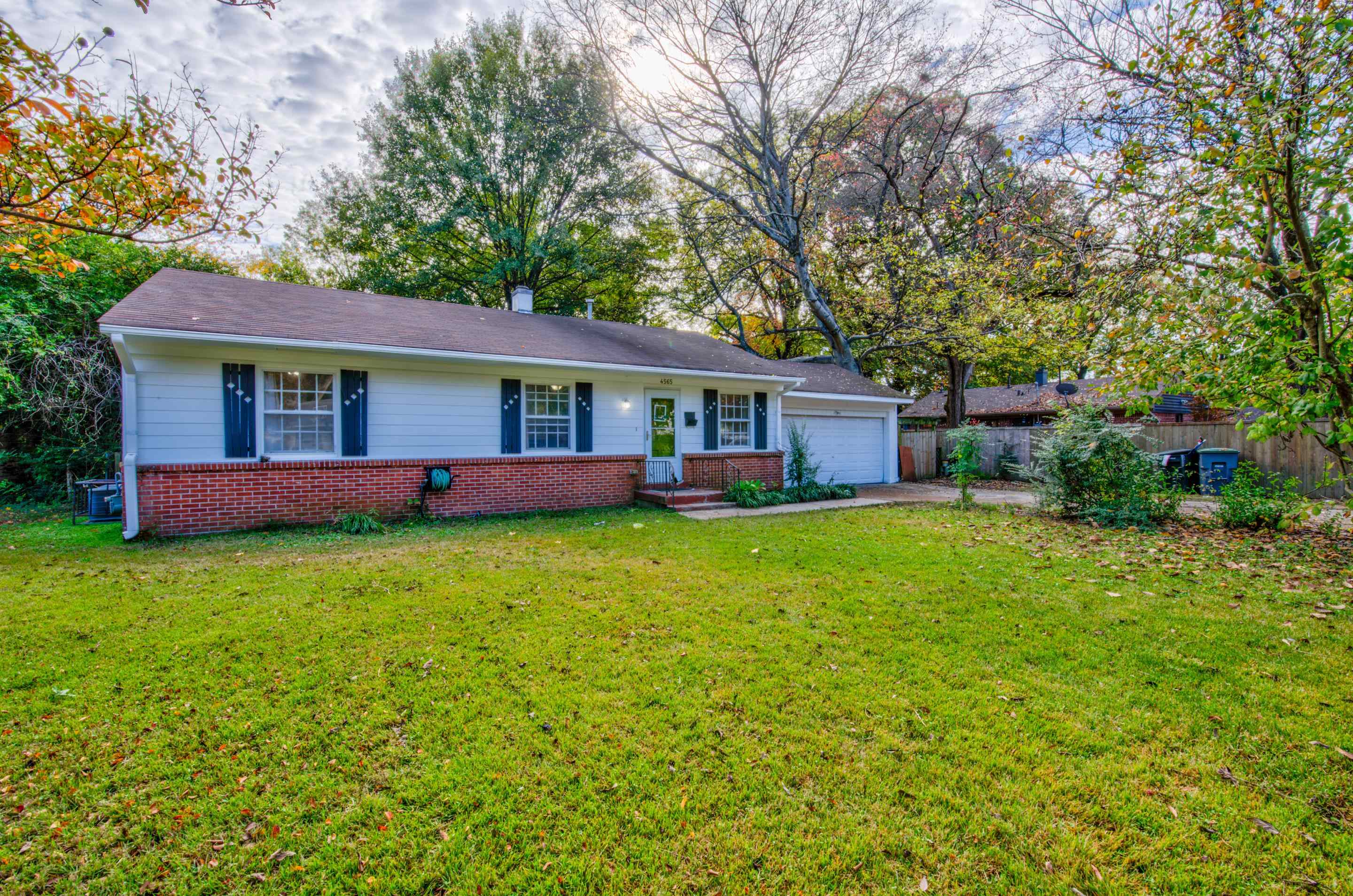 4565 Monaco Road Memphis, TN 38117 - Photo 3 of 23 a house view with a garden space