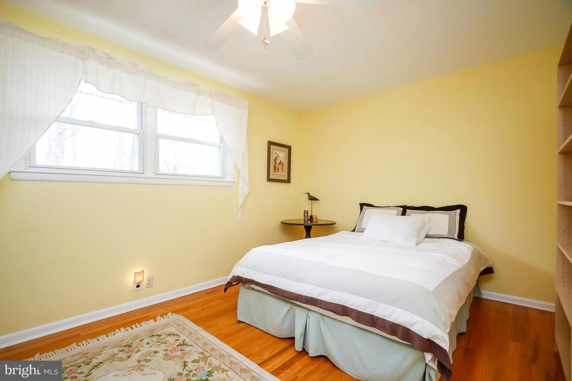 15 Edgeclift Road Towson, MD 21286 - Photo 11 of 26 Bedroom