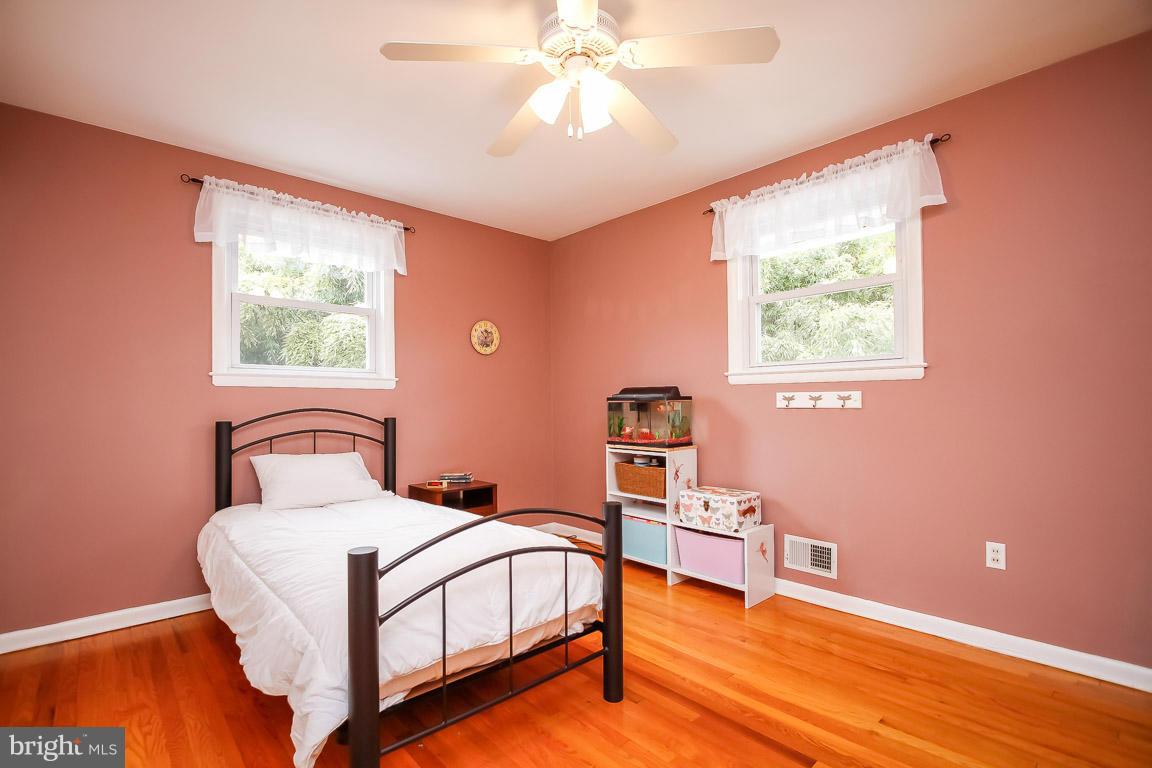 15 Edgeclift Road Towson, MD 21286 - Photo 13 of 26 Bedroom