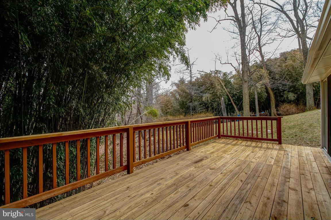 15 Edgeclift Road Towson, MD 21286 - Photo 18 of 26 Exterior (Rear)