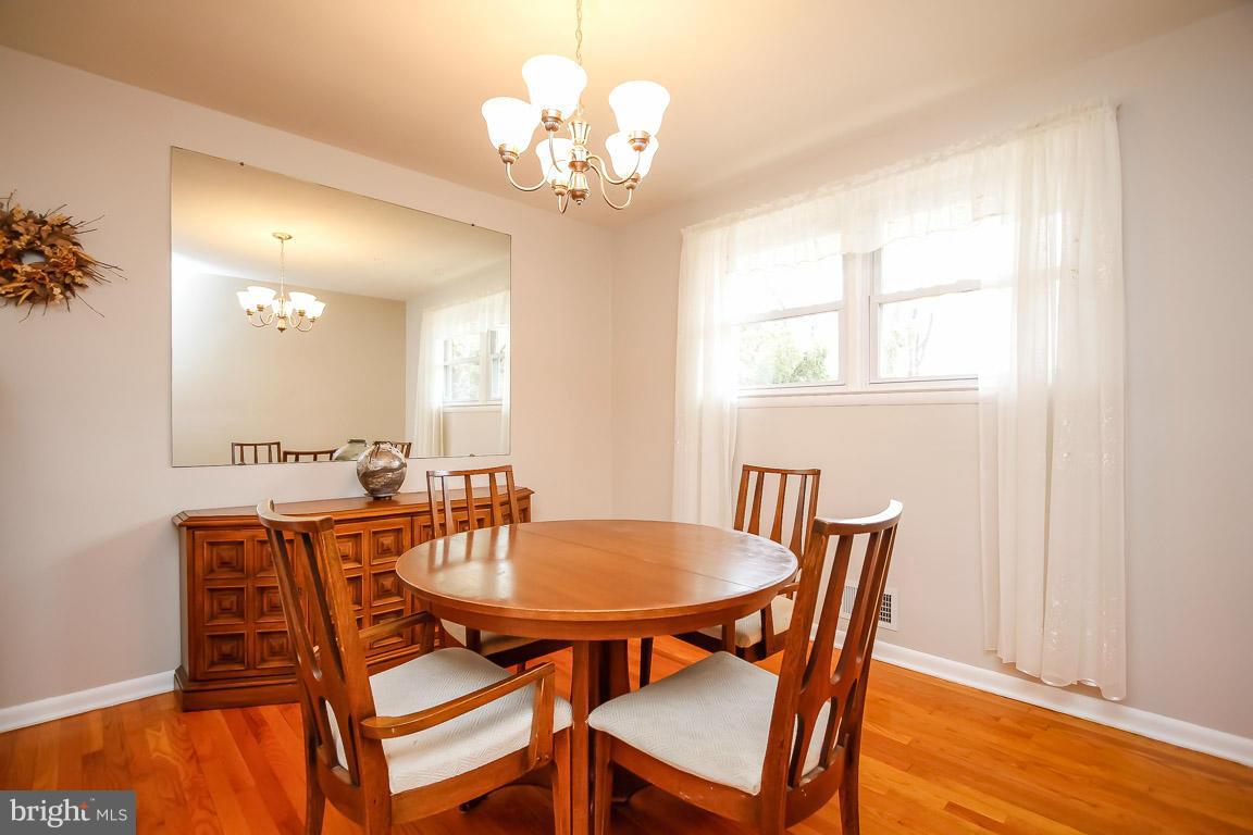 15 Edgeclift Road Towson, MD 21286 - Photo 6 of 26 Dining Room