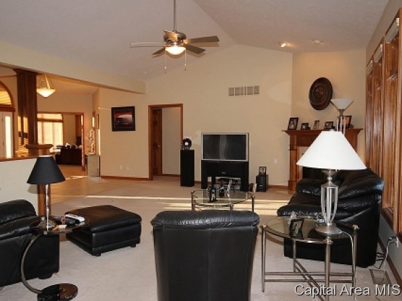2401 Rosewell Point Springfield, IL 62711 - Photo 5 of 23