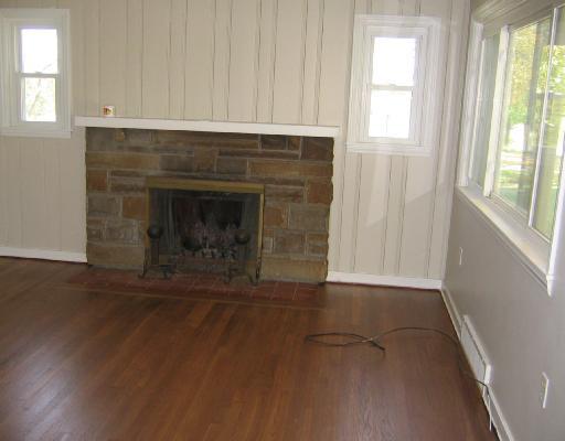 503 Moon Clinton Road Coraopolis, PA 15108 - Photo 2 of 7 Living Room.