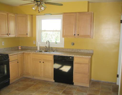 503 Moon Clinton Road Coraopolis, PA 15108 - Photo 7 of 7 Kitchen.