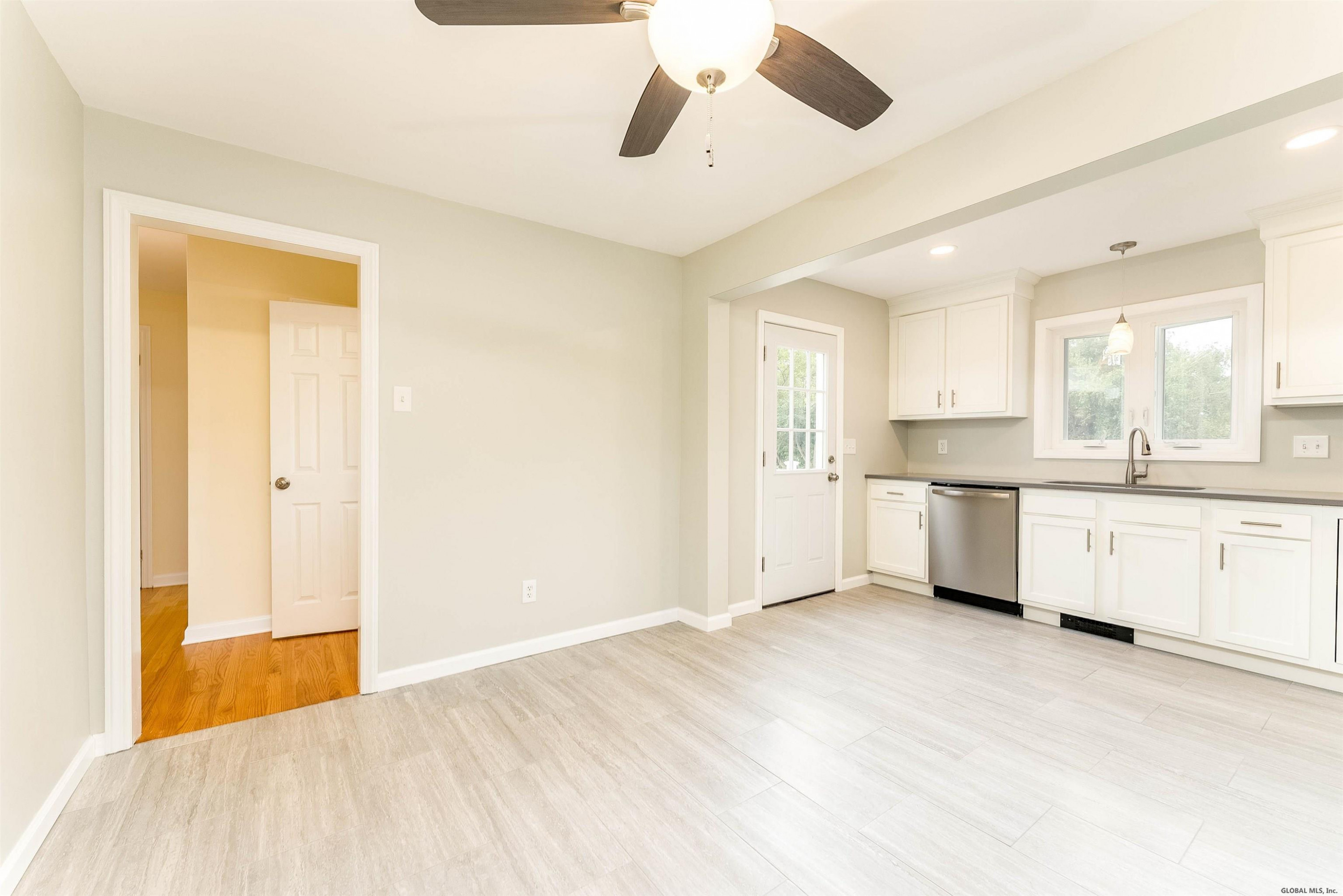19 Birch Tree Road Colonie, NY 12205 - Photo 8 of 29 Photo 8