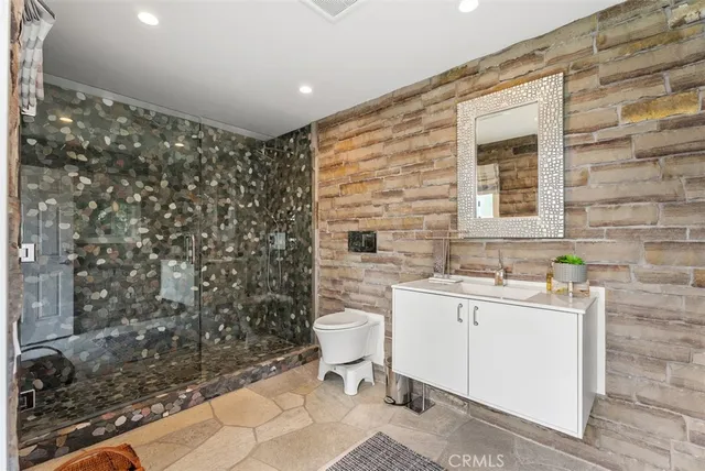 $4,200,000 | 25582 Rapid Falls Road, Laguna Hills, CA 92653