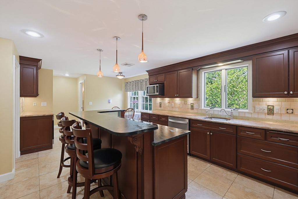 19 Belmont Road Wakefield, MA 01880 - Photo 11 of 42