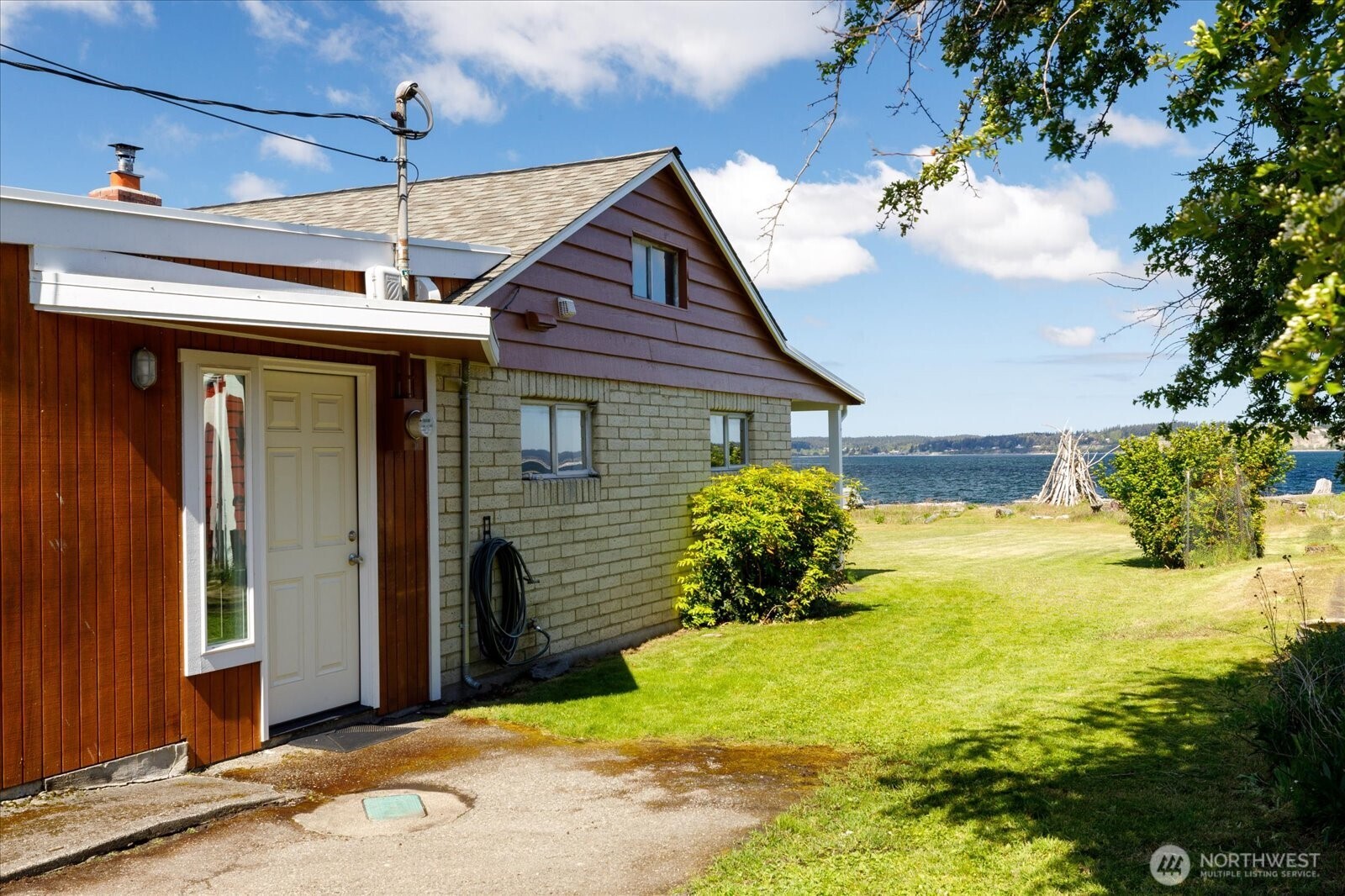 301 Snakelum Point Road Coupeville, WA 98239 - Photo 34 of 39 Gallery Image 34