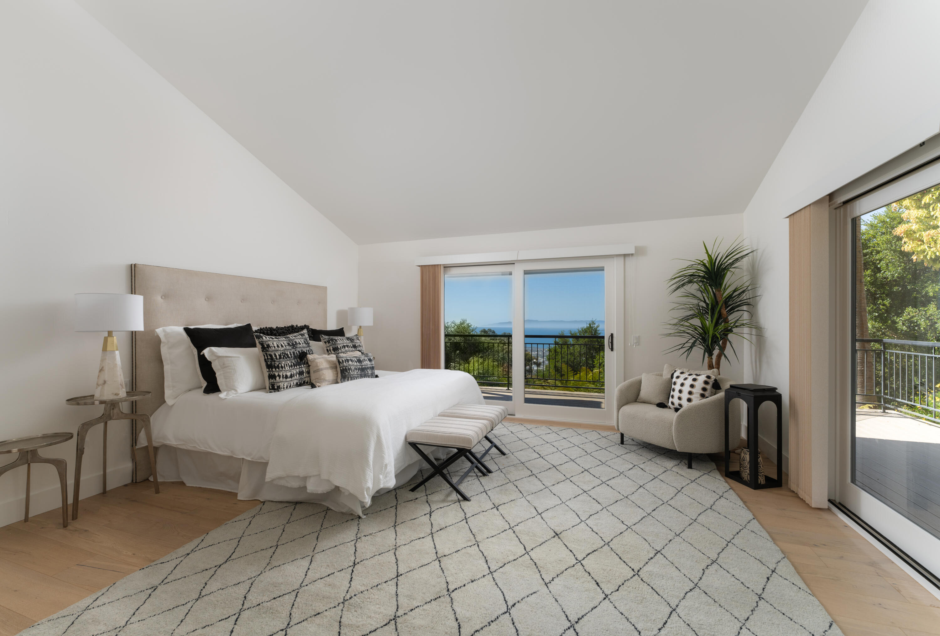 1568 Franceschi Road Santa Barbara, CA 93103 - Photo 5 of 17 Primary Bedroom