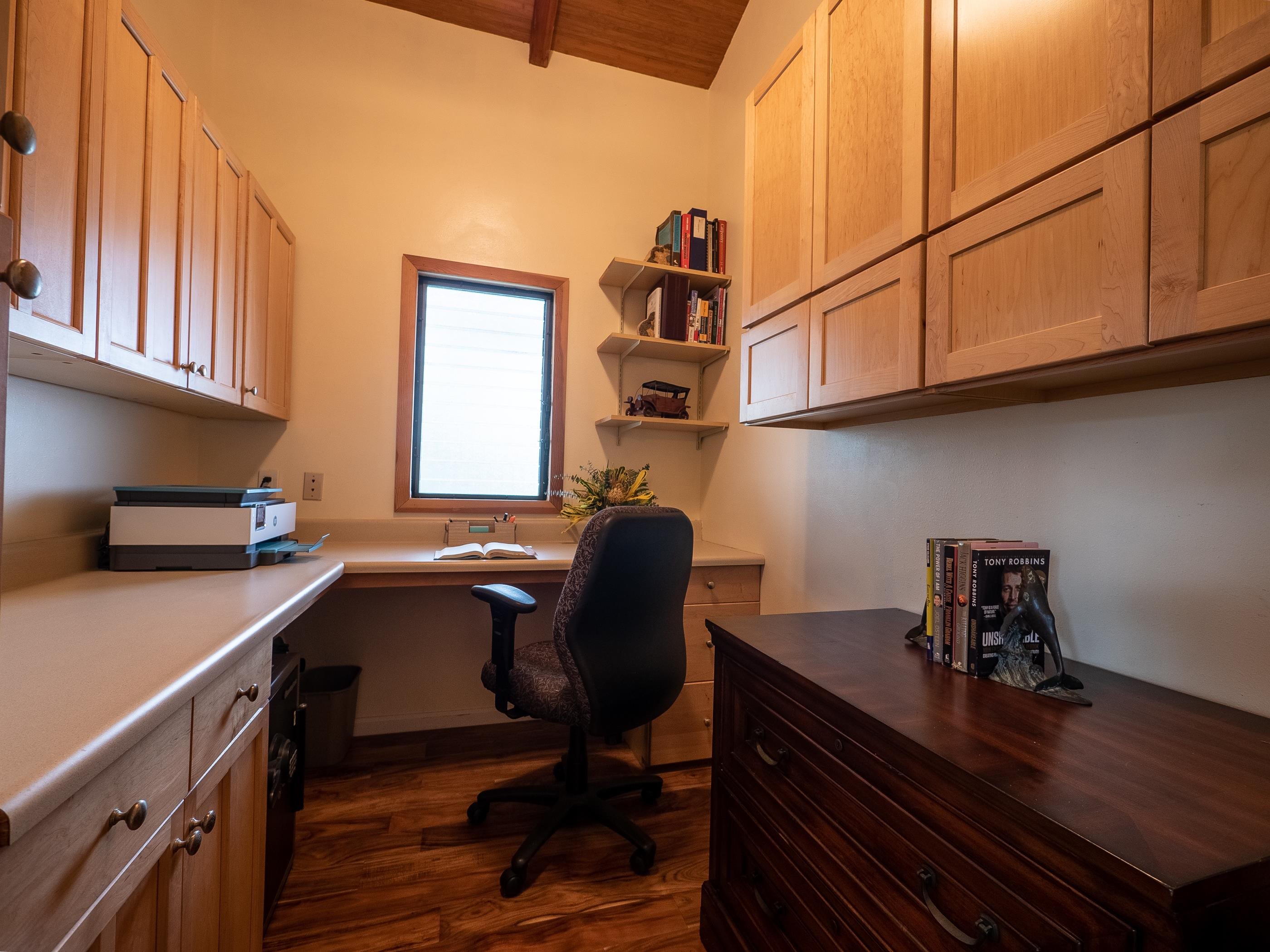 85 Hui Rd F, Unit A Lahaina, HI 96761 - Photo 16 of 39 Located on 2nd level near Primary Bedroom