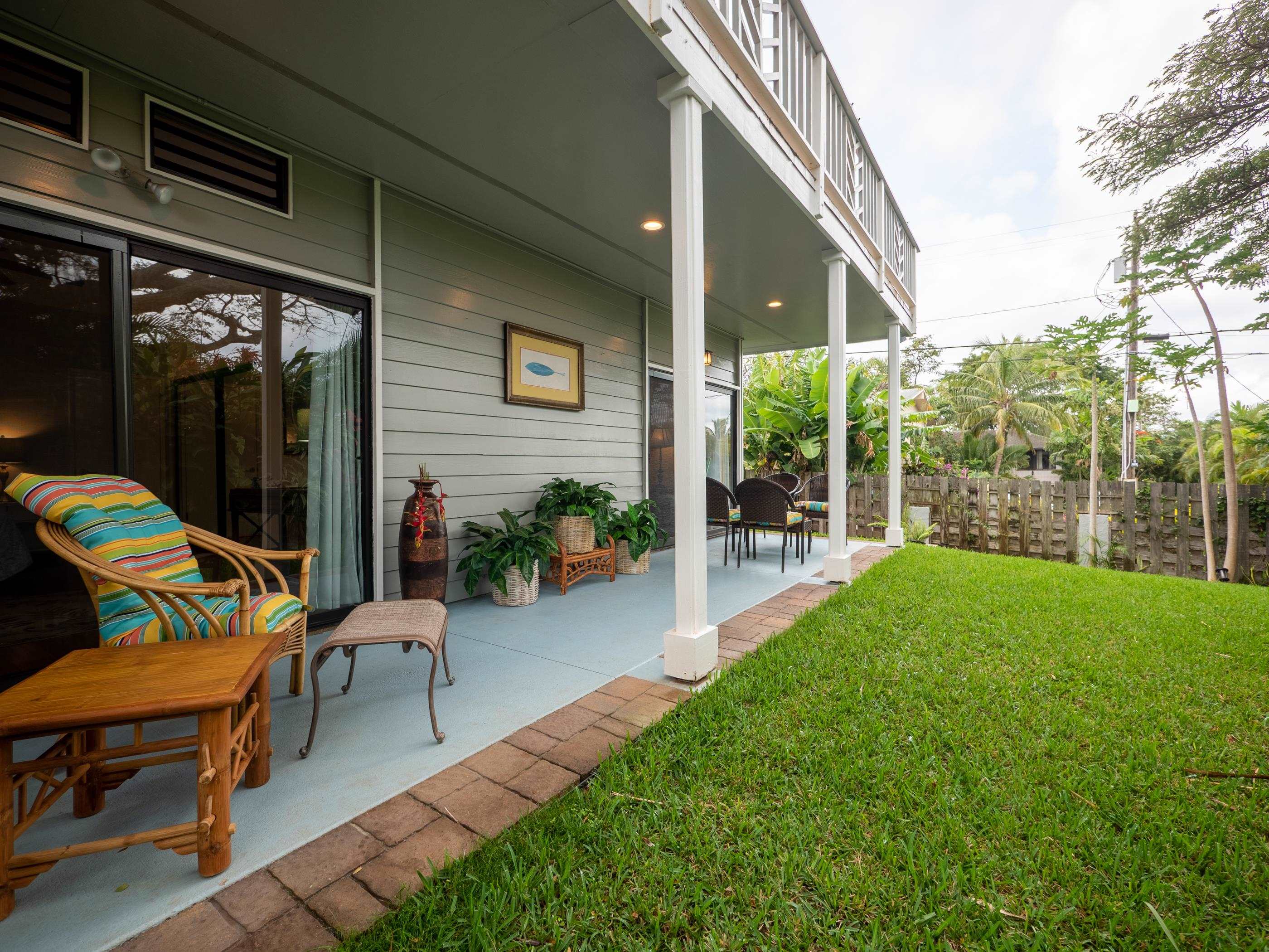 85 Hui Rd F, Unit A Lahaina, HI 96761 - Photo 27 of 39 Large lanai that is adjacent to the bedrooms