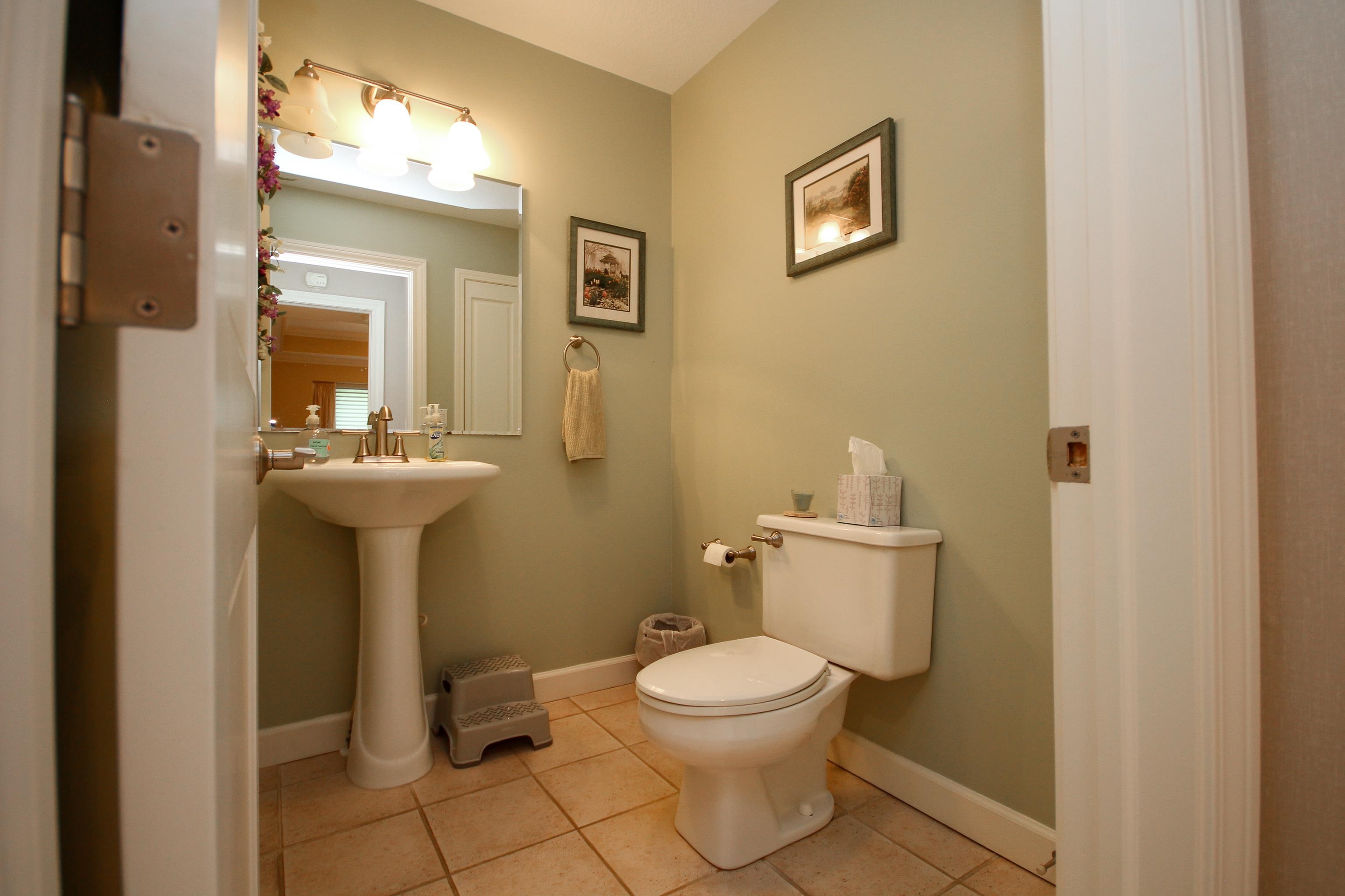4272 South Meridian Road Mount Pleasant, MI 48858 - Photo 33 of 62 1900921-32.JPG