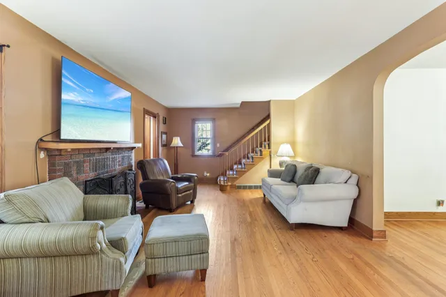 $274,000 | 325 Warren Avenue, Reedsburg, WI 53959