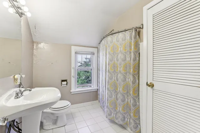 $274,000 | 325 Warren Avenue, Reedsburg, WI 53959