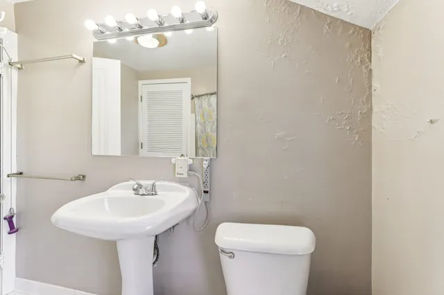 $274,000 | 325 Warren Avenue, Reedsburg, WI 53959