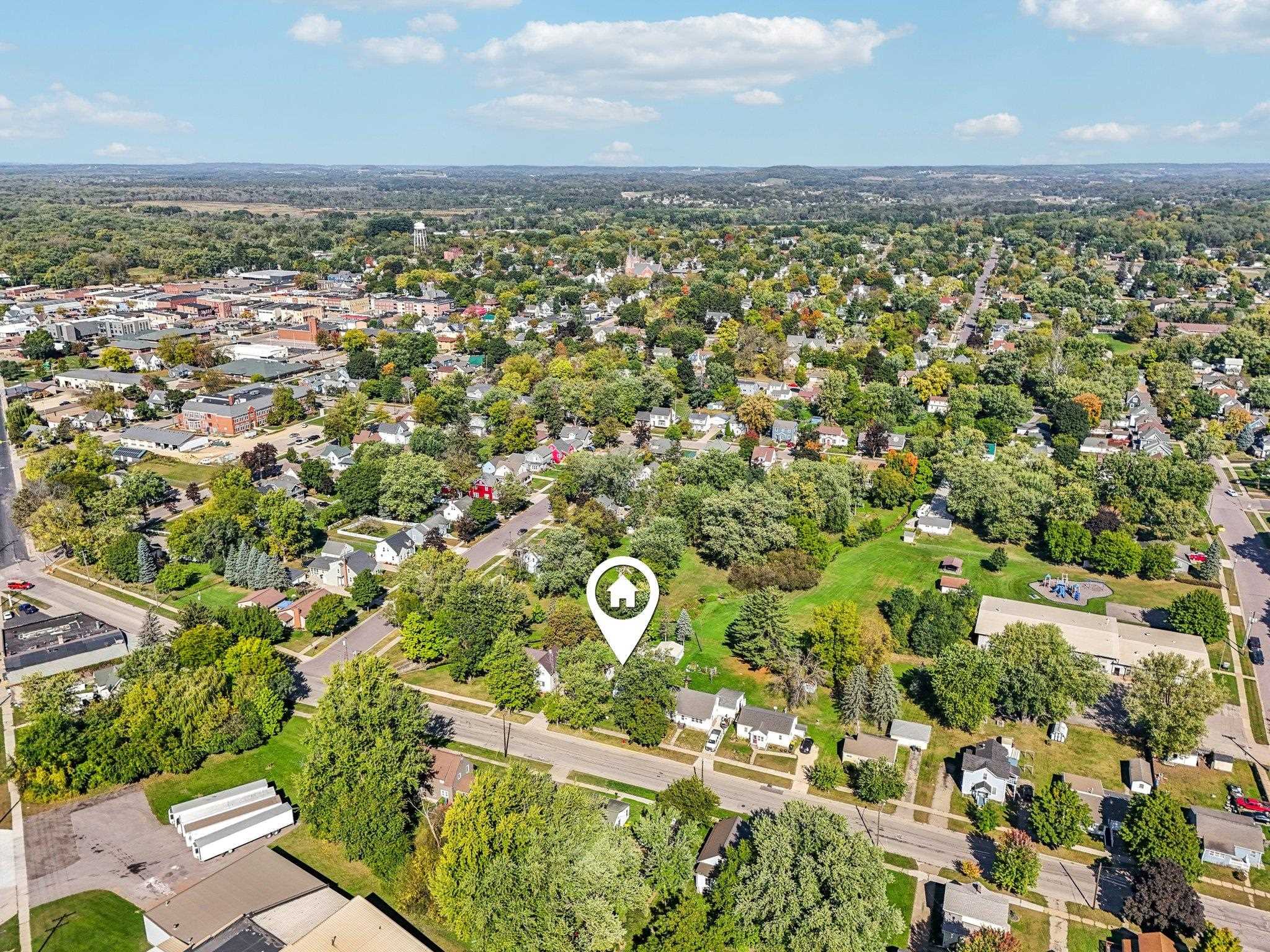 325 Warren Avenue Reedsburg, WI 53959 - Photo 4 of 74