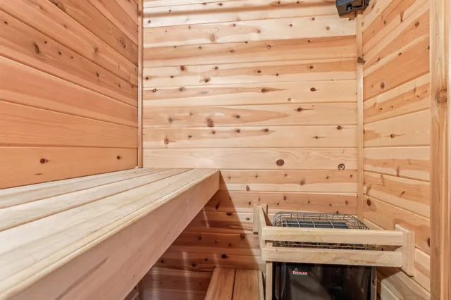 $274,000 | 325 Warren Avenue, Reedsburg, WI 53959