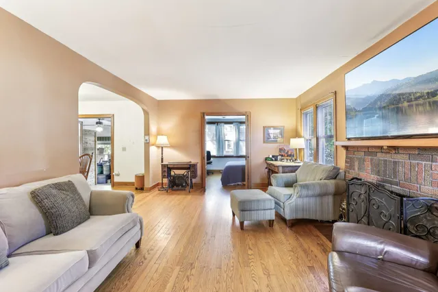 $274,000 | 325 Warren Avenue, Reedsburg, WI 53959