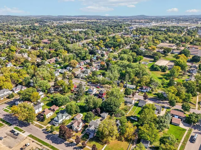 $274,000 | 325 Warren Avenue, Reedsburg, WI 53959