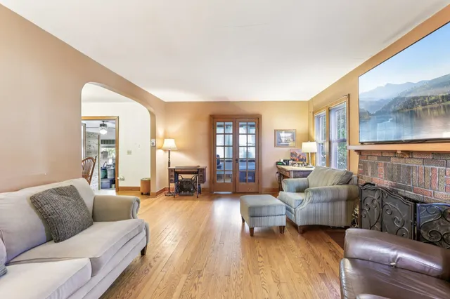 $274,000 | 325 Warren Avenue, Reedsburg, WI 53959