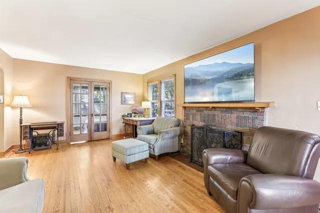 $274,000 | 325 Warren Avenue, Reedsburg, WI 53959