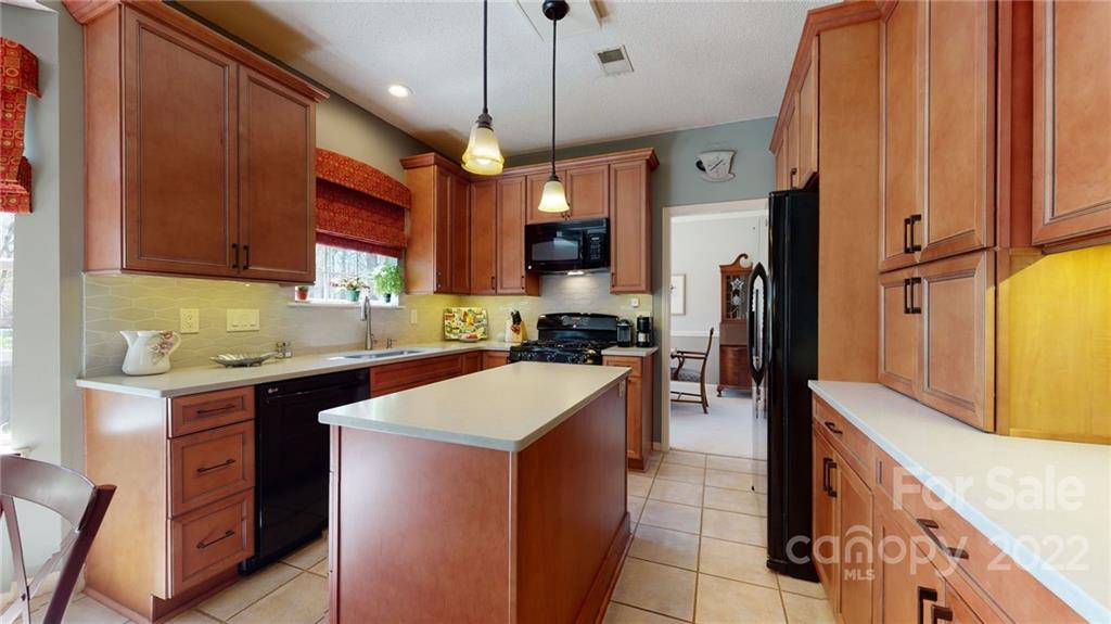 7407 Reedy Creek Road Charlotte, NC 28215 - Photo 9 of 46
