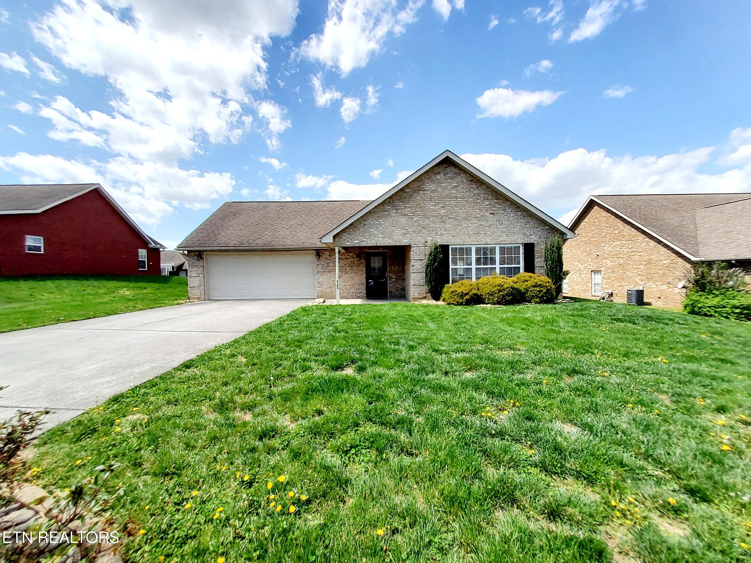 925 Elsborn Ridge Road Maryville, TN 37801 - Photo 2 of 24 Front of Home