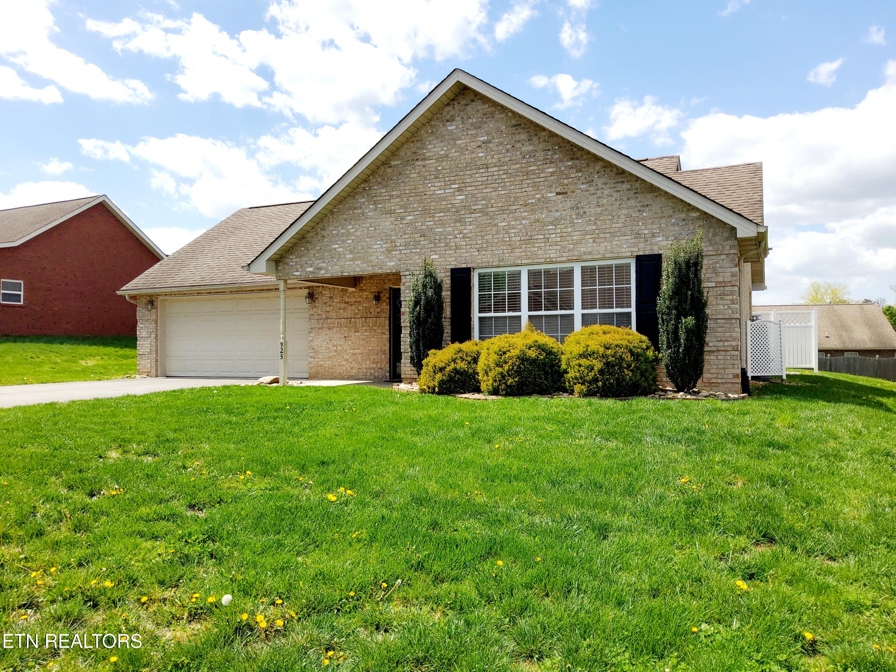925 Elsborn Ridge Road Maryville, TN 37801 - Photo 4 of 24 Side of Home