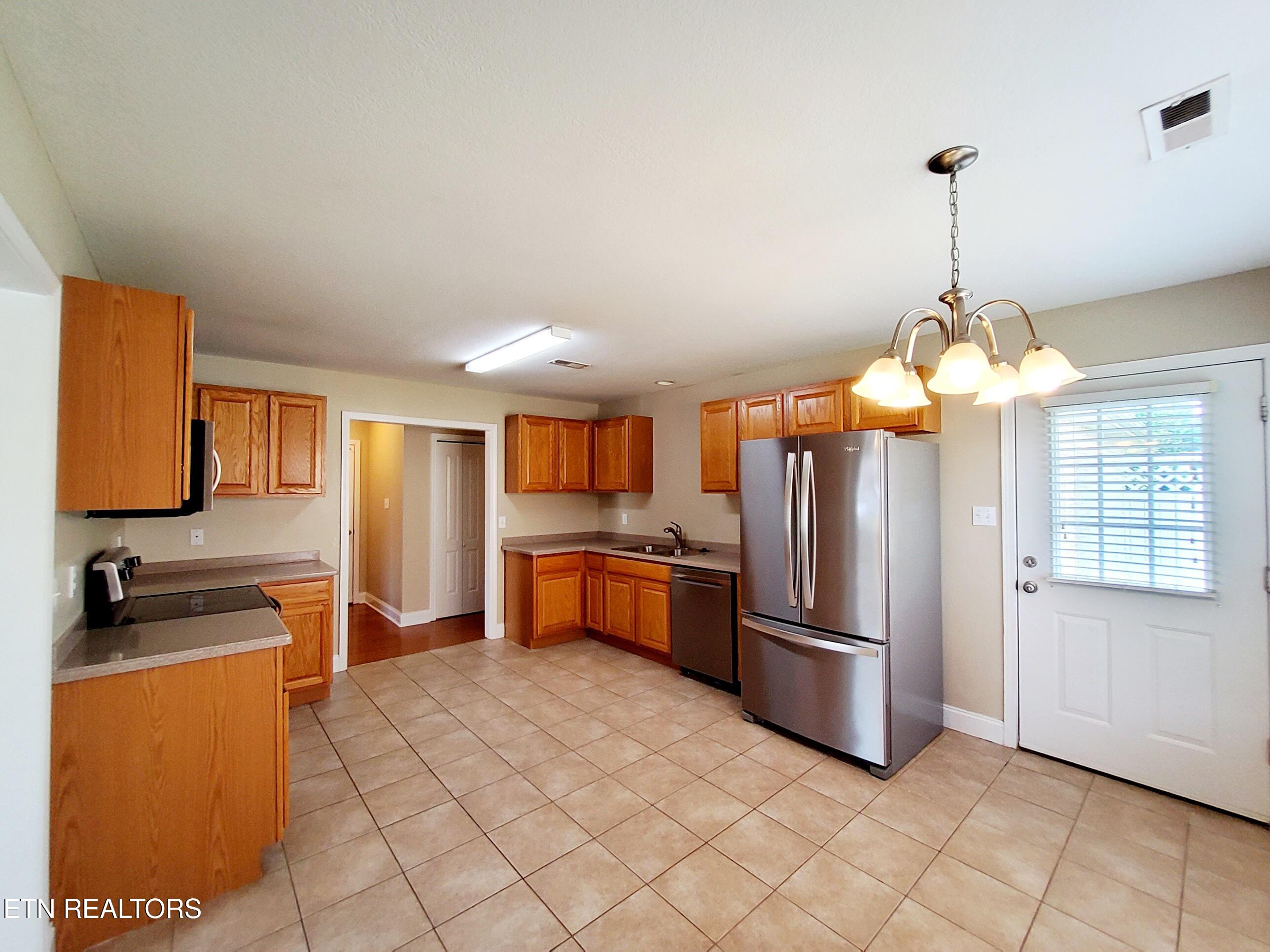 925 Elsborn Ridge Road Maryville, TN 37801 - Photo 8 of 24 Kitchen