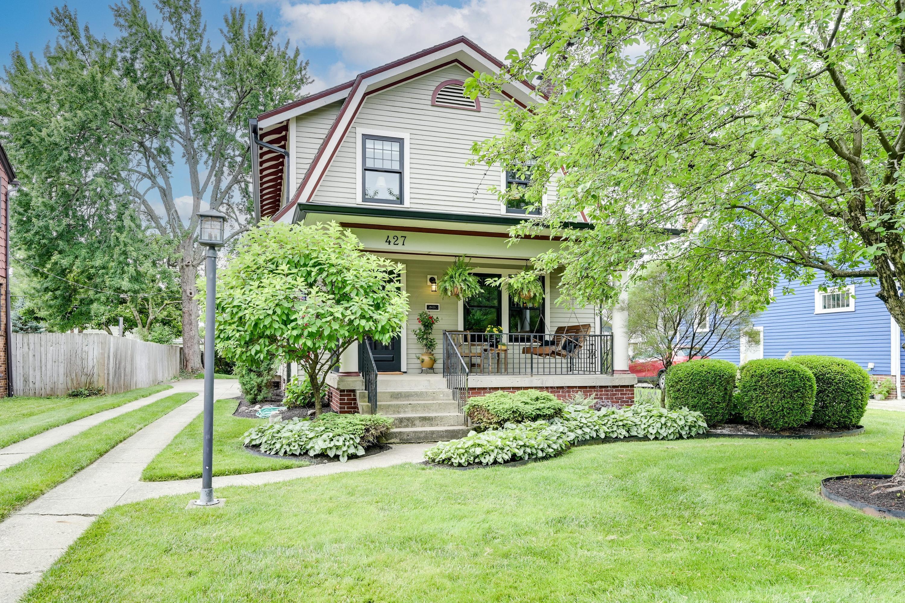 427 East Dunedin Road Columbus, OH 43214 - Photo 1 of 45