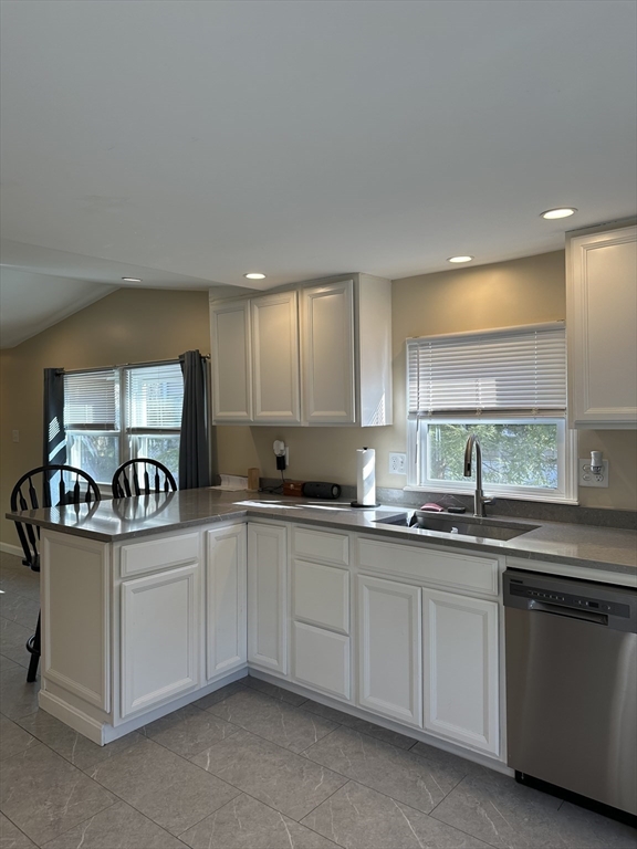 22 Chesapeake Road Holbrook, MA 02343 - Photo 6 of 23