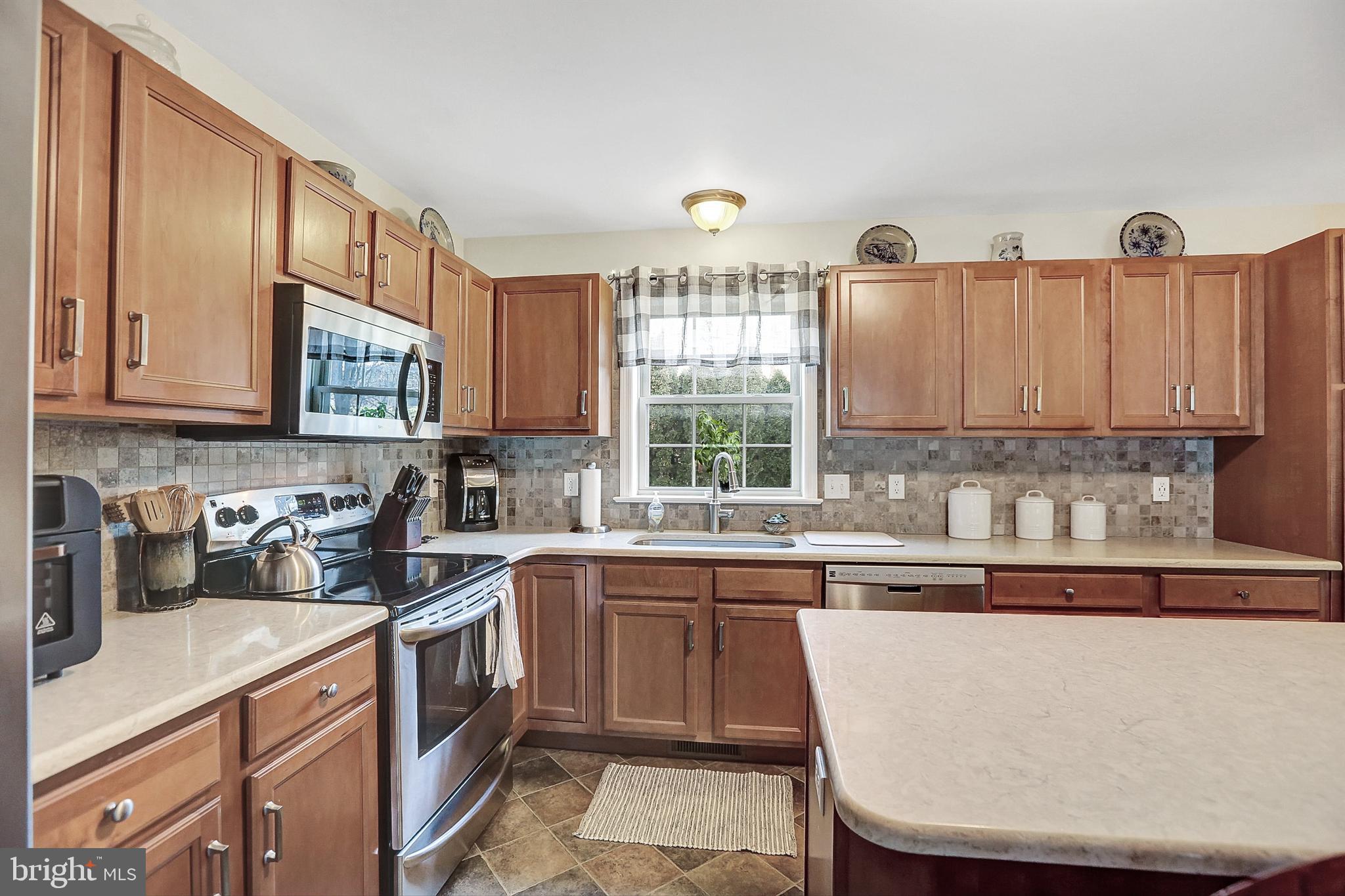 44 Edgewood Drive Lititz, PA 17543 - Photo 13 of 56