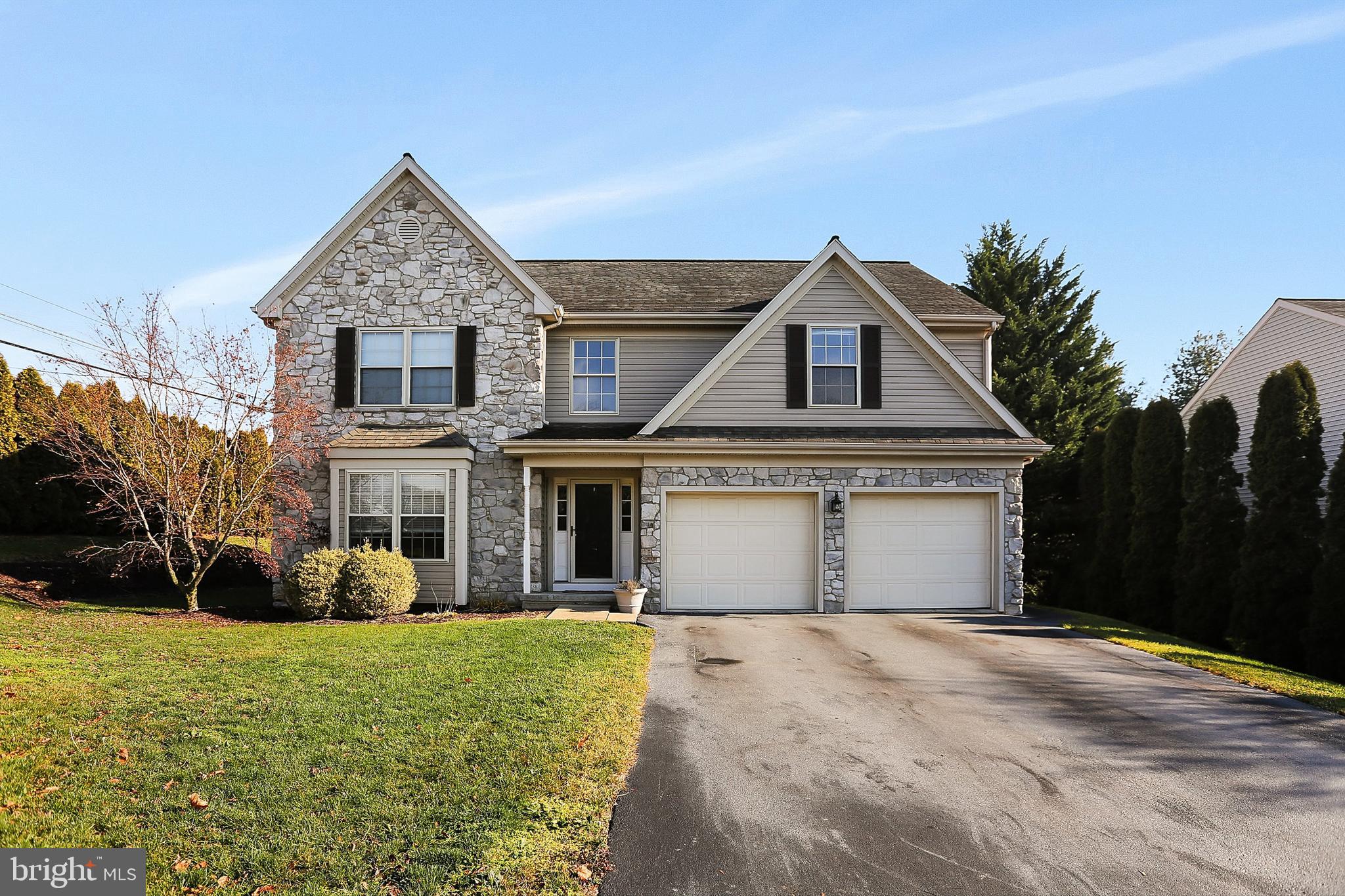 44 Edgewood Drive Lititz, PA 17543 - Photo 2 of 56