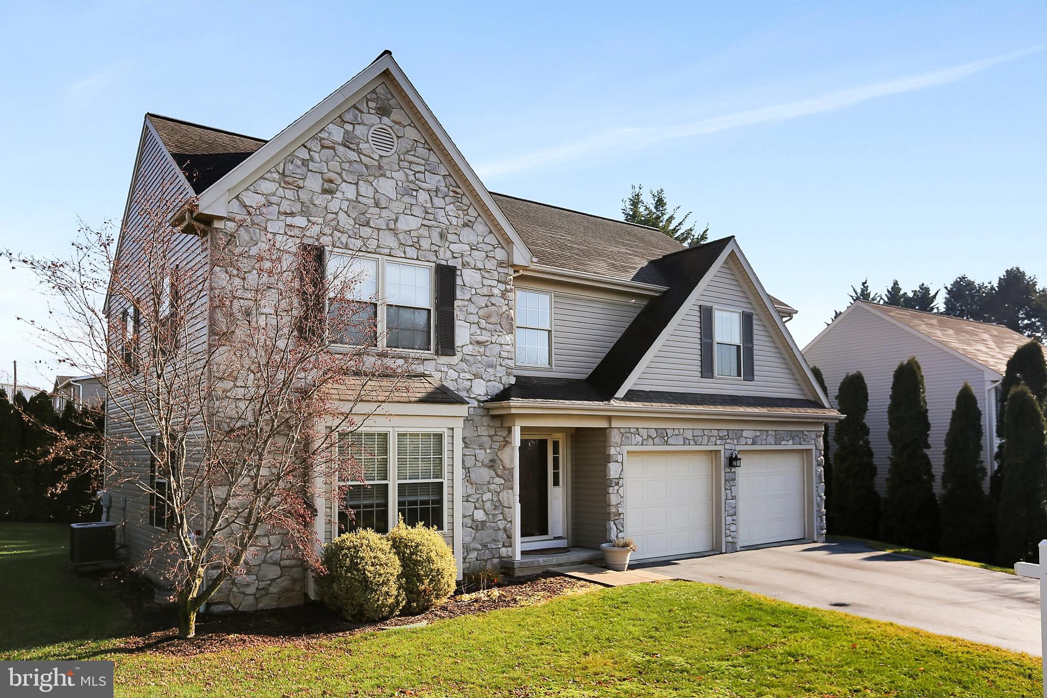 44 Edgewood Drive Lititz, PA 17543 - Photo 3 of 56