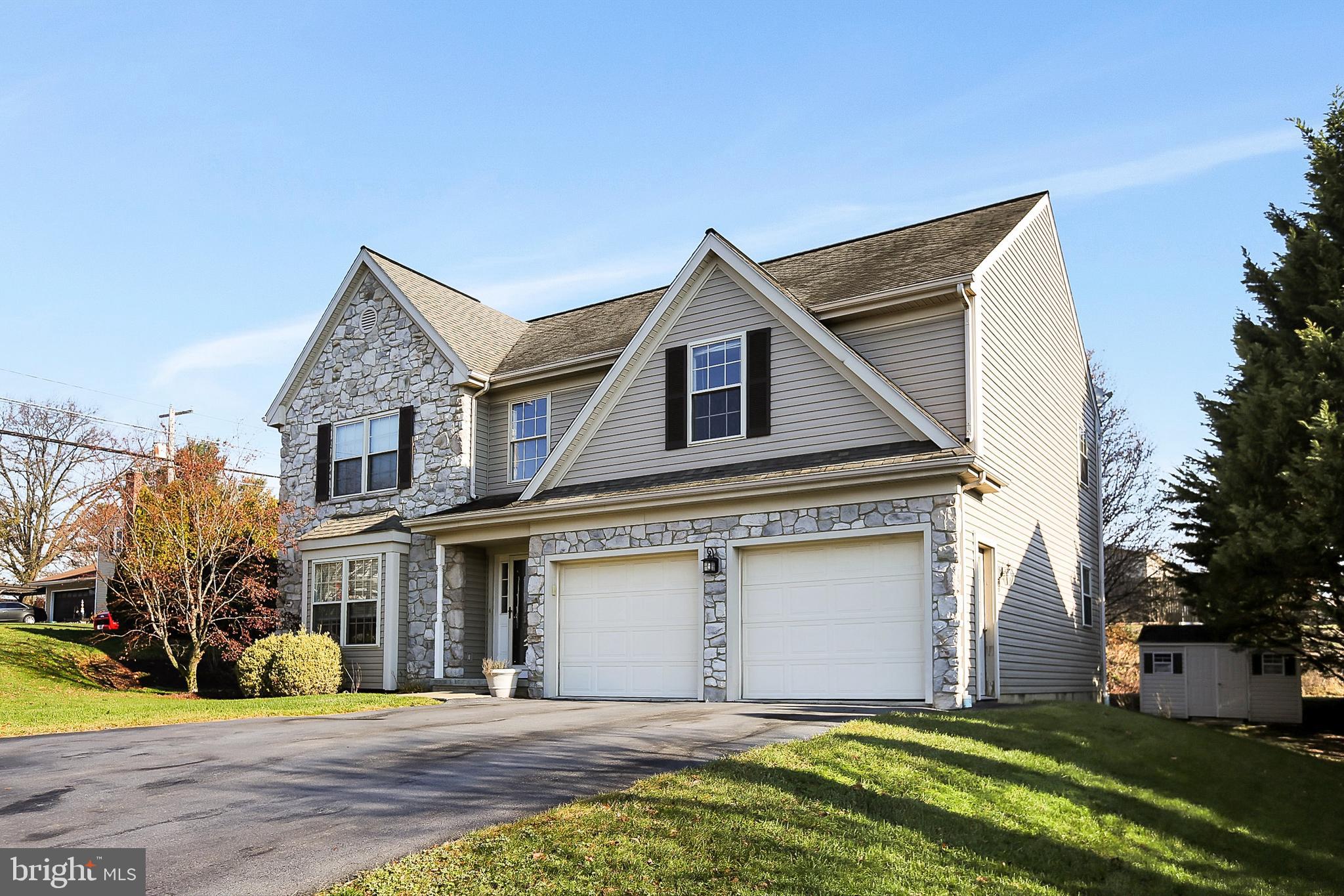 44 Edgewood Drive Lititz, PA 17543 - Photo 5 of 56