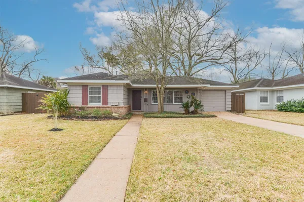 $2,450 | 4615 Braeburn Drive, Bellaire, TX 77401