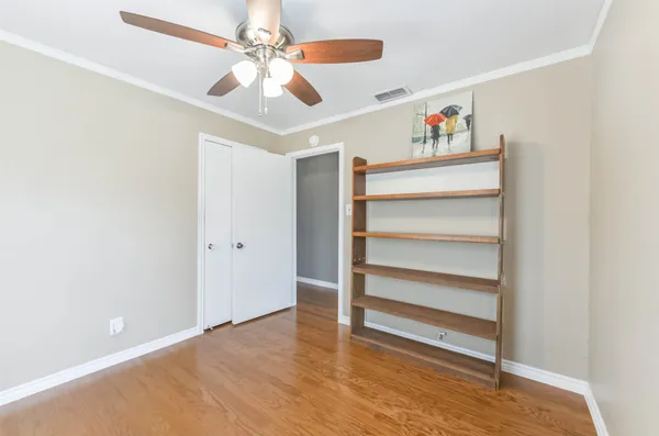 $2,450 | 4615 Braeburn Drive, Bellaire, TX 77401
