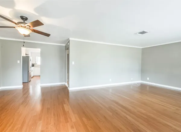 $2,450 | 4615 Braeburn Drive, Bellaire, TX 77401