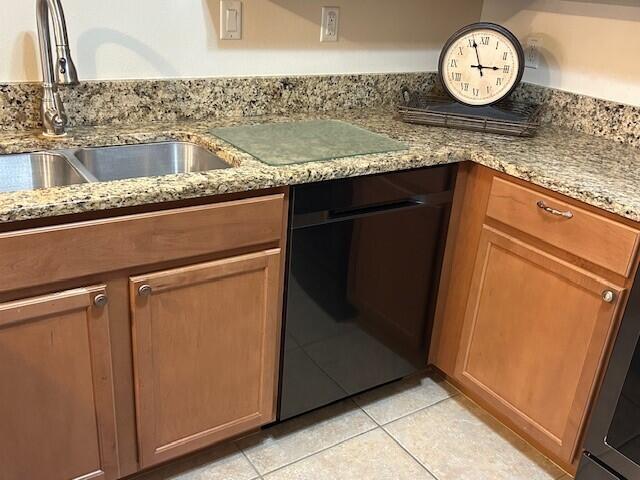 3551 Funston Circle Melbourne, FL 32940 - Photo 8 of 42 a bathroom with a granite countertop sink and a mirror
