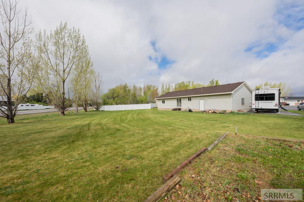 4020 Gateway Circle Ammon, ID 83406 - Photo 37 of 43