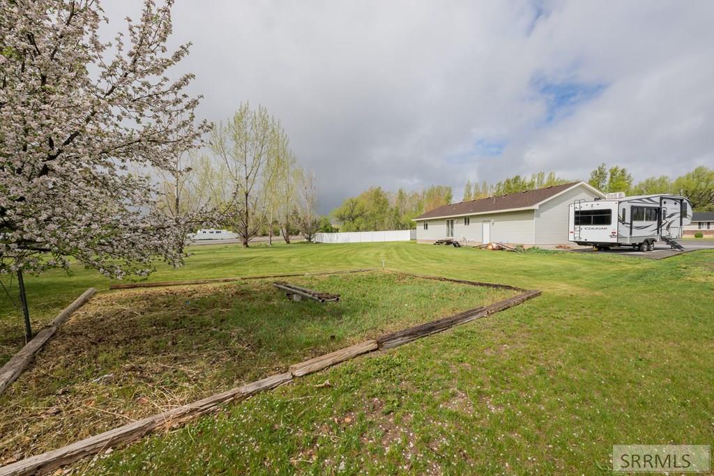 4020 Gateway Circle Ammon, ID 83406 - Photo 38 of 43