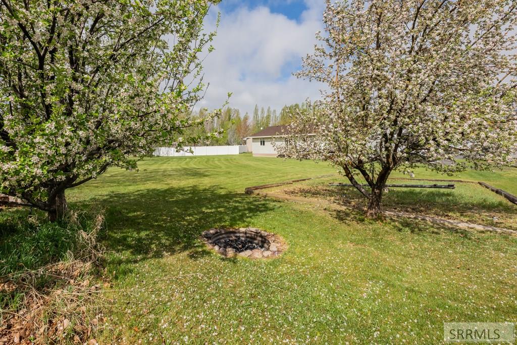 4020 Gateway Circle Ammon, ID 83406 - Photo 40 of 43