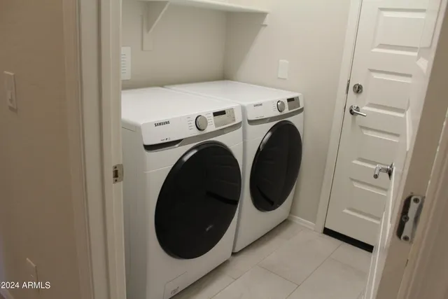 a view of back yard of the house